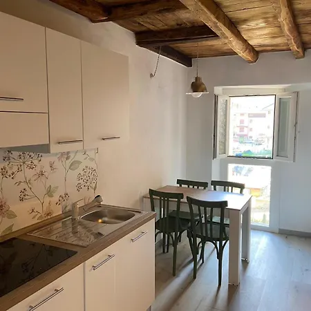 Prima Del Cielo - Monti Apartment *